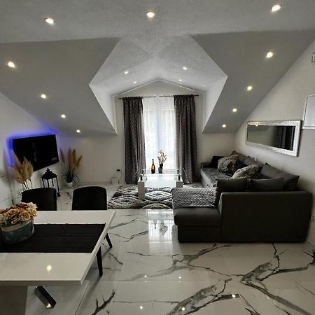 Luxury Apartment Megy โอโทชาส ภายนอก รูปภาพ