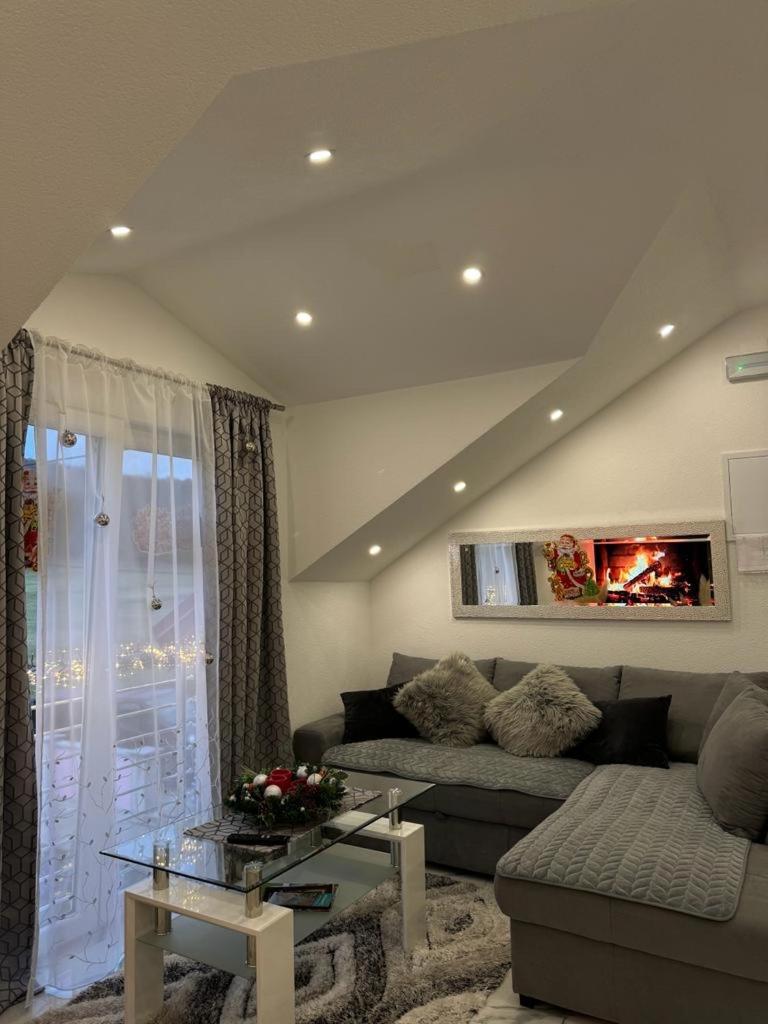Luxury Apartment Megy โอโทชาส ภายนอก รูปภาพ
