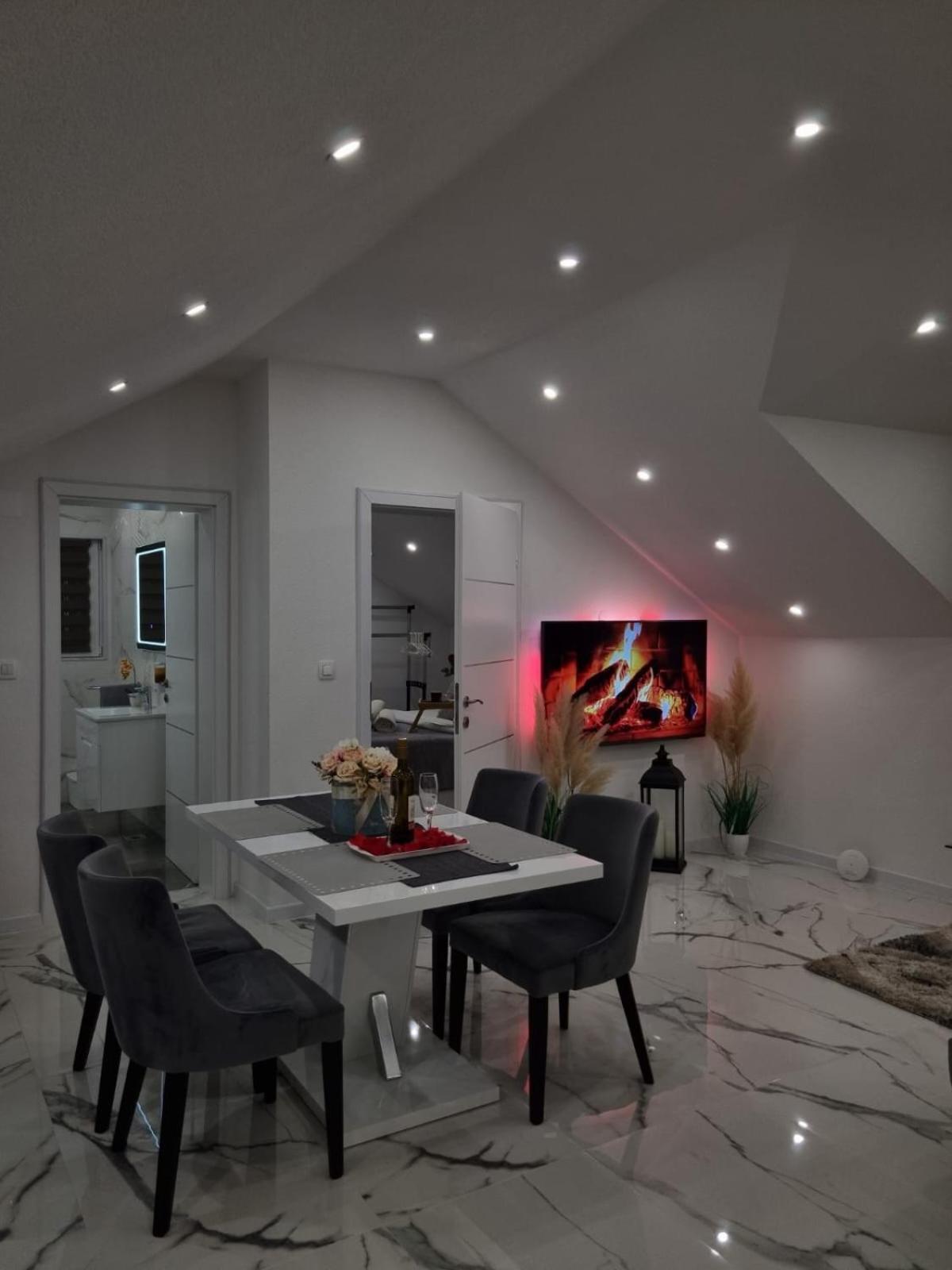 Luxury Apartment Megy โอโทชาส ภายนอก รูปภาพ