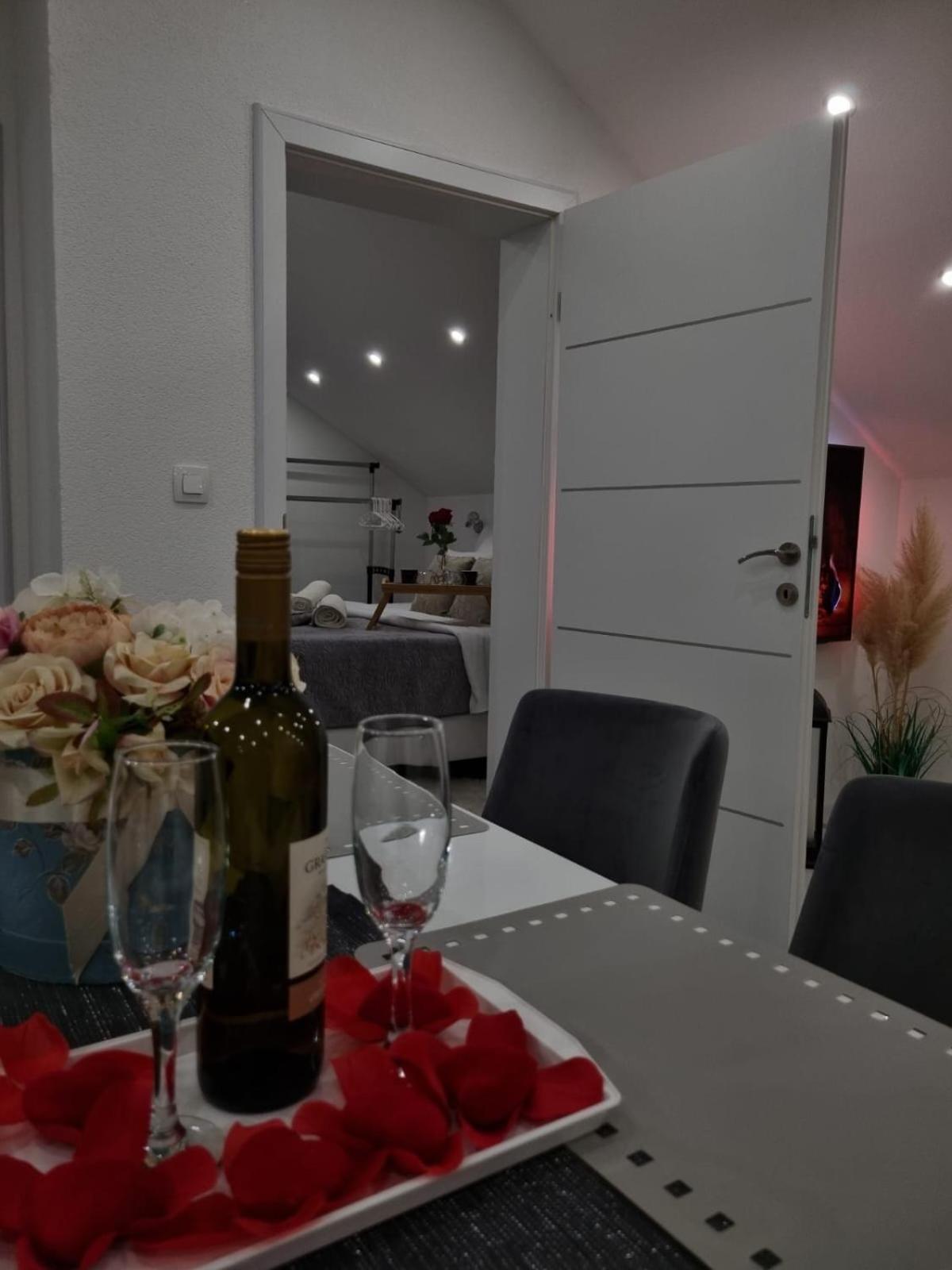 Luxury Apartment Megy โอโทชาส ภายนอก รูปภาพ