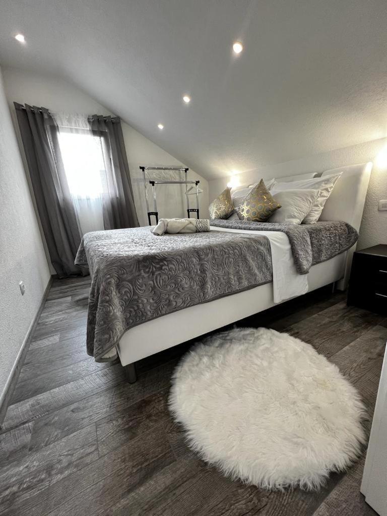 Luxury Apartment Megy โอโทชาส ภายนอก รูปภาพ