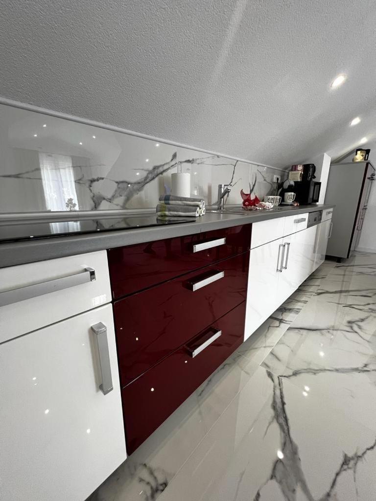Luxury Apartment Megy โอโทชาส ภายนอก รูปภาพ