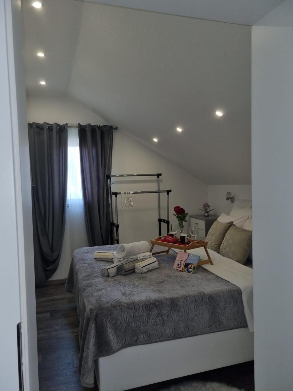 Luxury Apartment Megy โอโทชาส ภายนอก รูปภาพ
